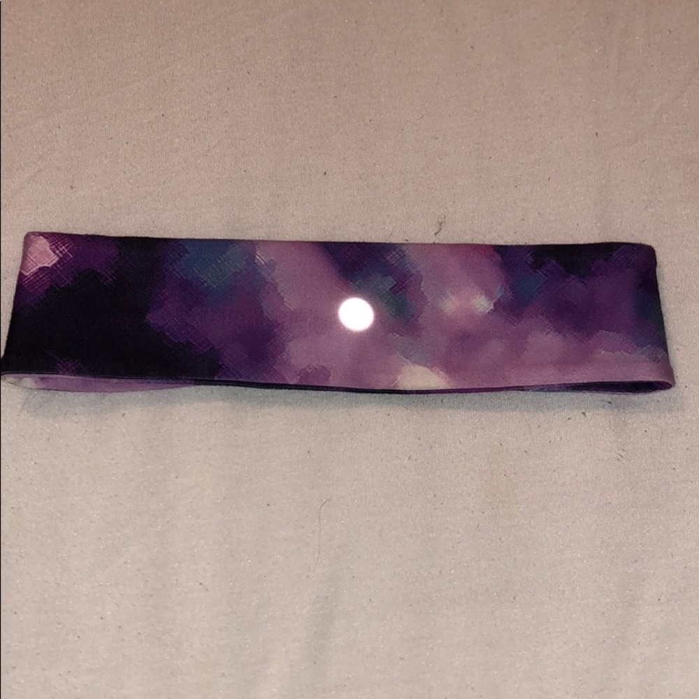Lululemon Fly Away Tamer Headband
